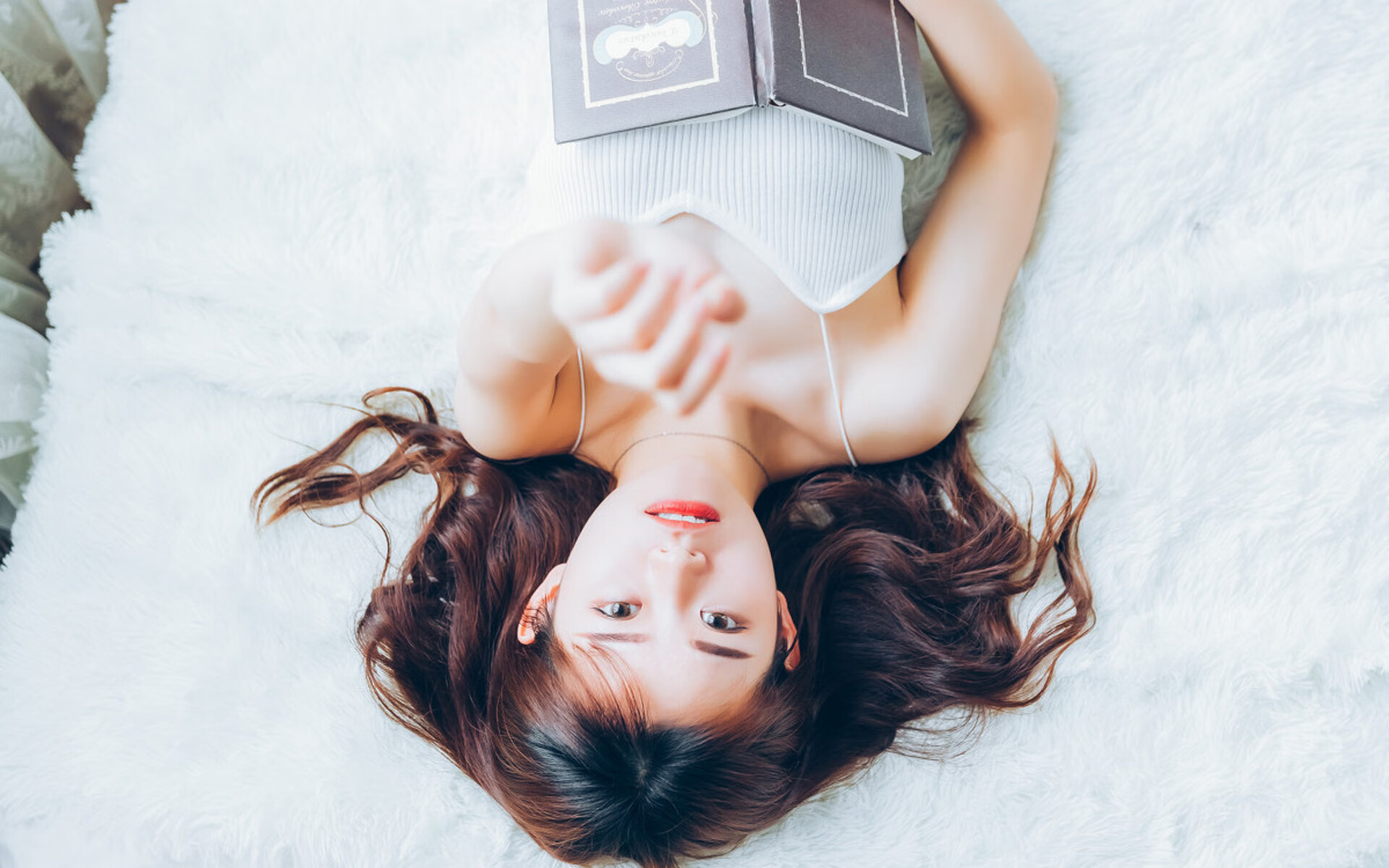 西甲联赛主场错峰时间赛事收入对比分析，西甲比赛场地